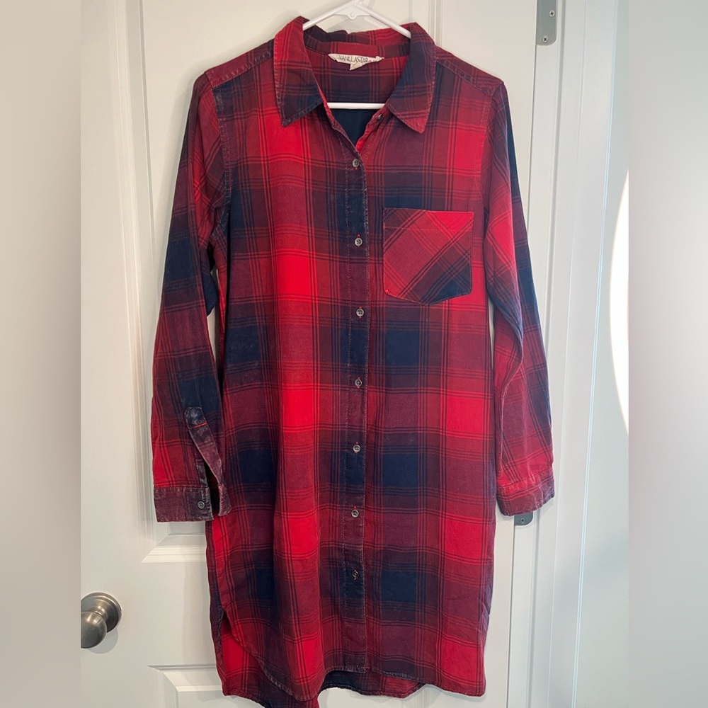 Flannel shirt dress. Vanilla star beans.